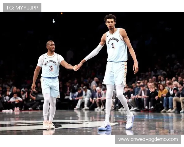 文班亚马25分8板4断5帽，马刺主场逆转魔术获关键胜利